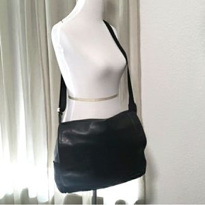 TUMI Messenger / Laptop Black Leather Bag